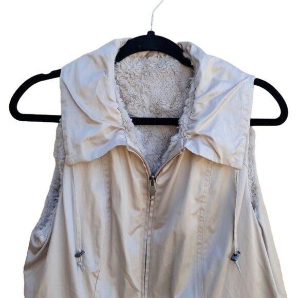 CAbi Vest 251 Reversible Alpine Faux Fur Snow Bunny Satin Sheen Zip Up Tan L - Picture 9 of 11